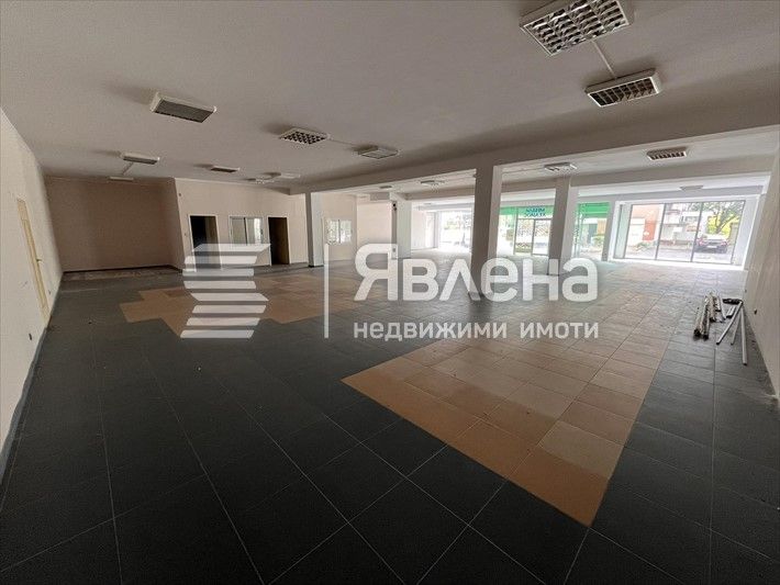 Дава се под наем Магазин в Несебър - 555 кв.м за 5550 € - Снимка #1