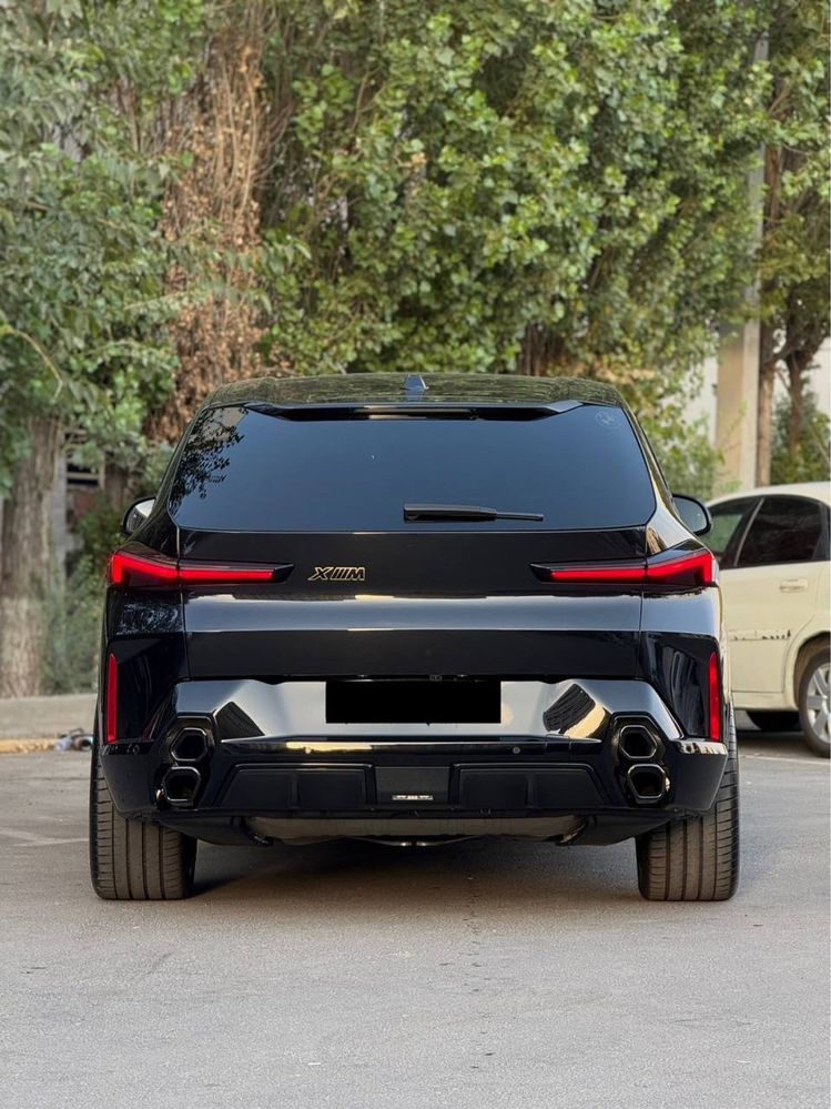BMW             XM