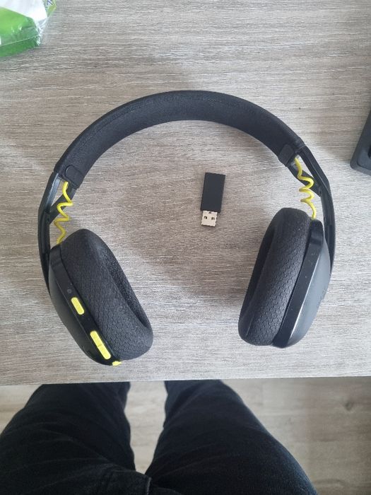 Безжични слушалки Logitech G435 за телефон и компютър