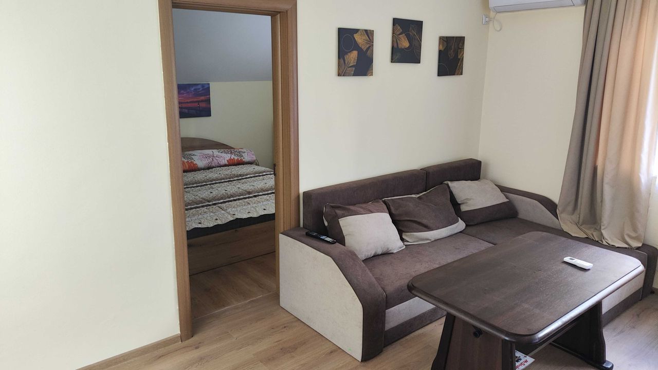 Продава се Тристаен апартамент в Варна, Спортна зала - 75 кв.м за 8 €/кв.м - Снимка #1