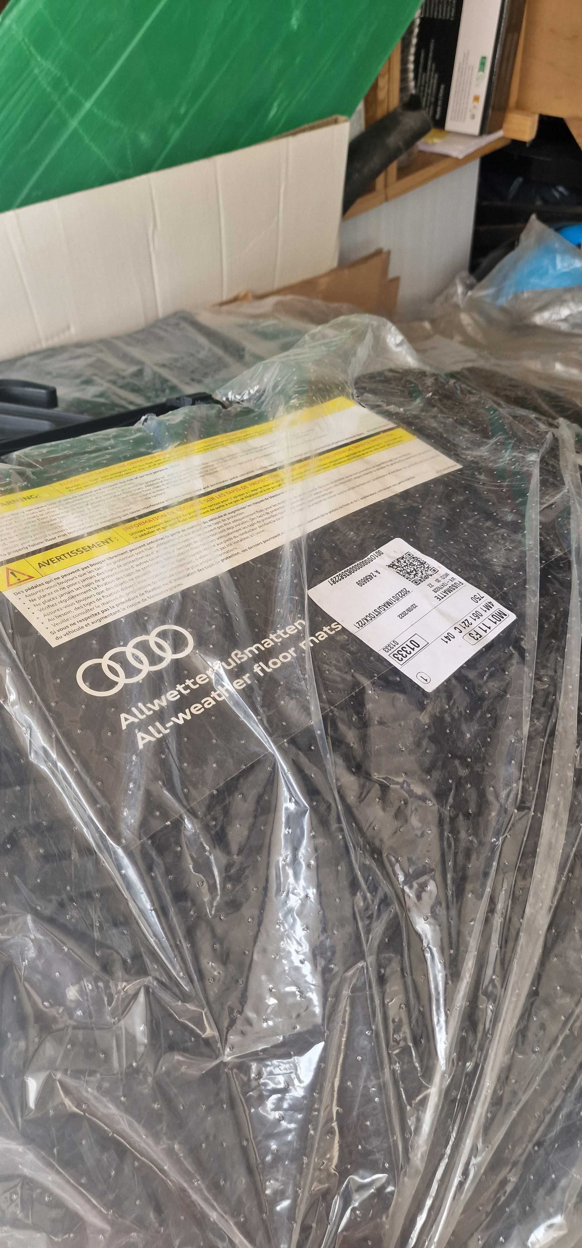 AUDI Q7 -гумени стелки 7 места (орг)