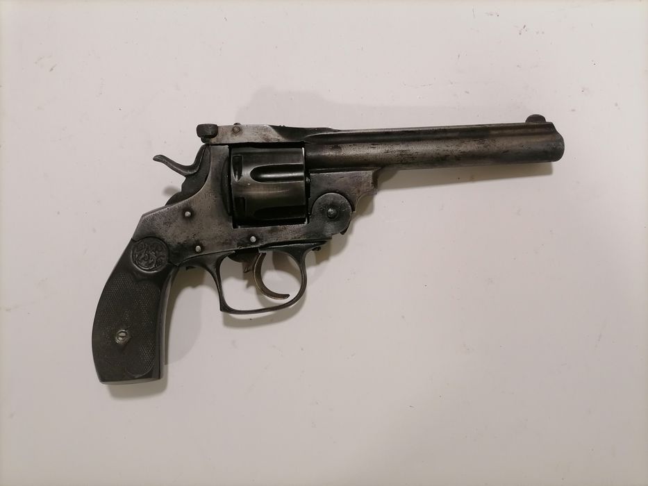 Стар белгийски револвер