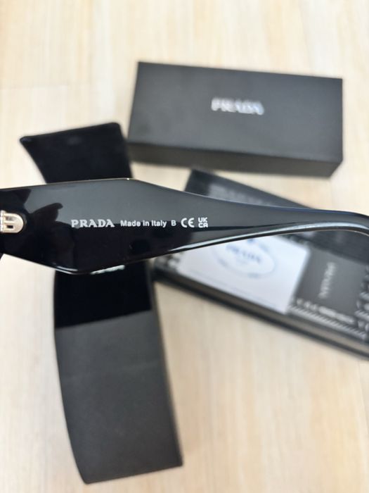 Оригинални очила на Prada