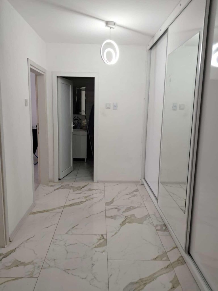 Продава се Тристаен апартамент в Кърджали, Възрожденци - 83 кв.м за 1076 €/кв.м - Снимка #3