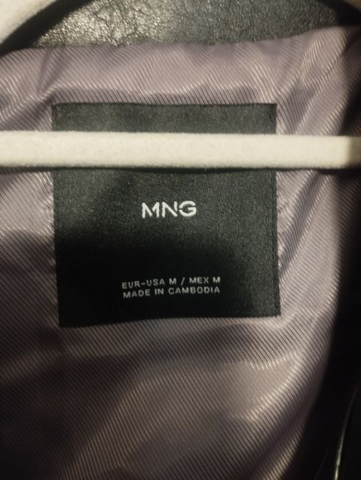 Geacă de piele originala.