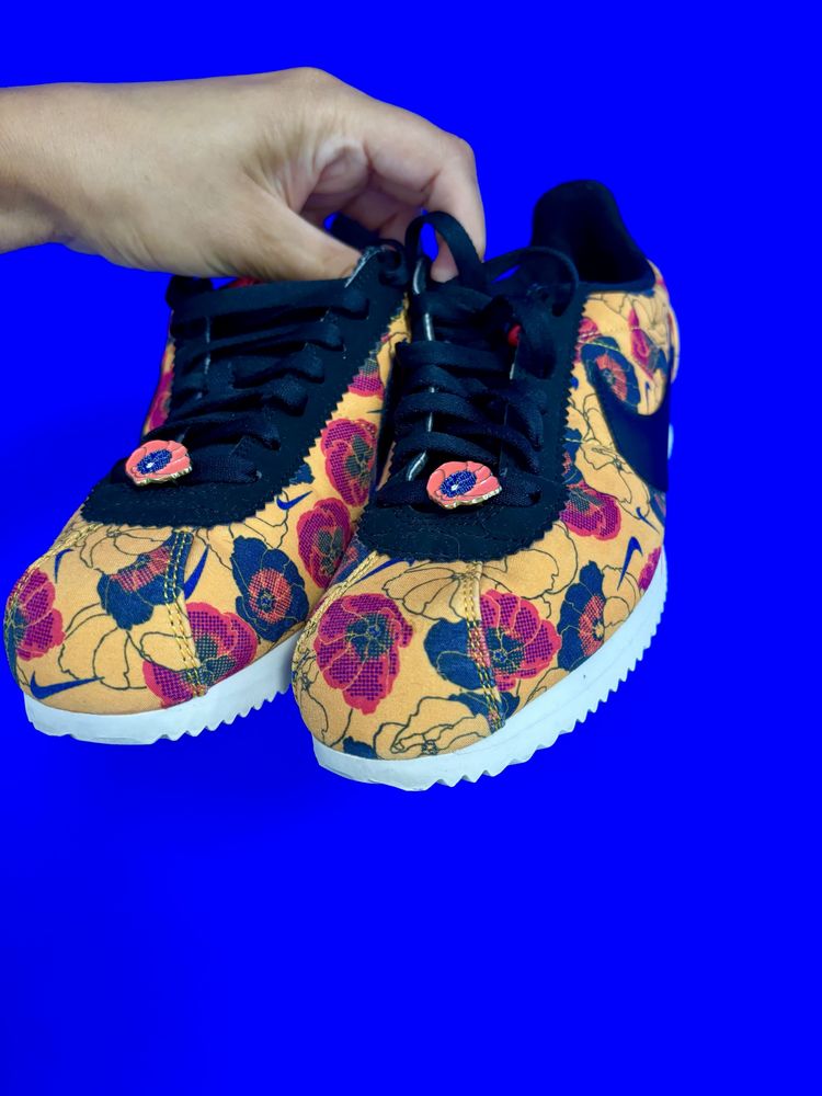 Adidași Nike, măsura 40, ediție limitată