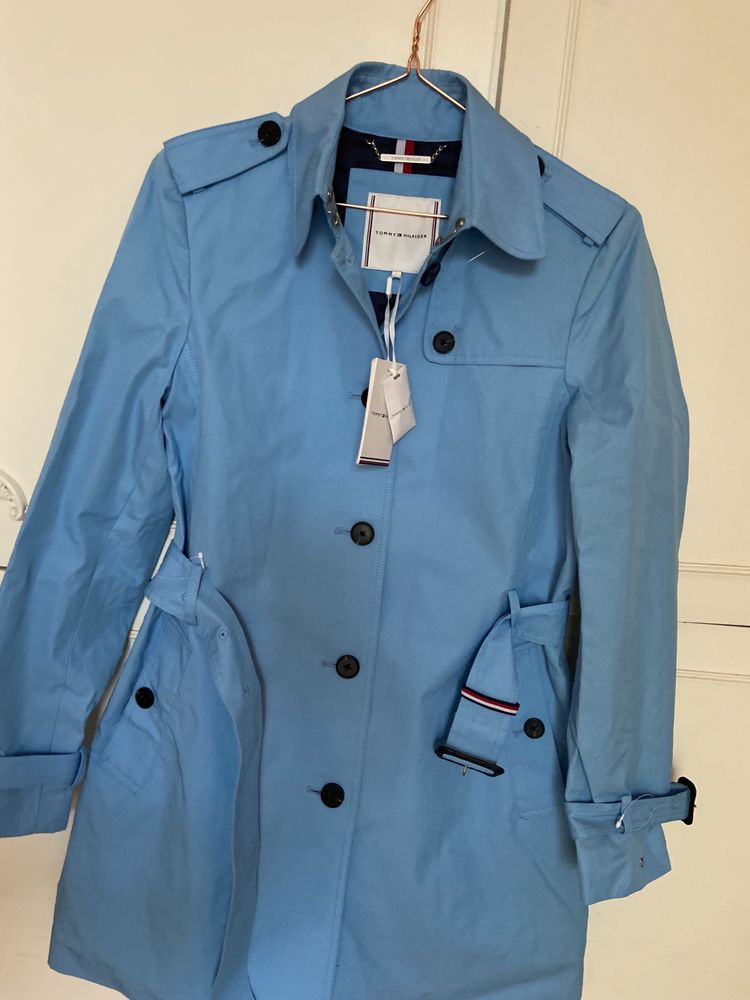 Нов, с етикети, син шлифер тренч Tommy Hilfiger, S