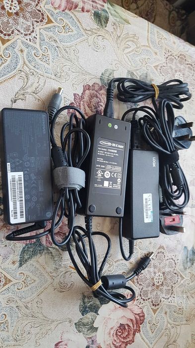 adaptoare , cabluri playstasion , netfix