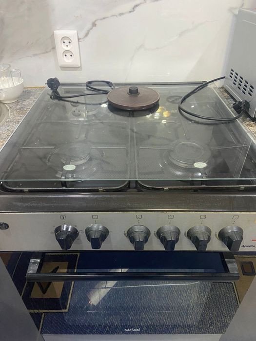 Продам газовую плиту