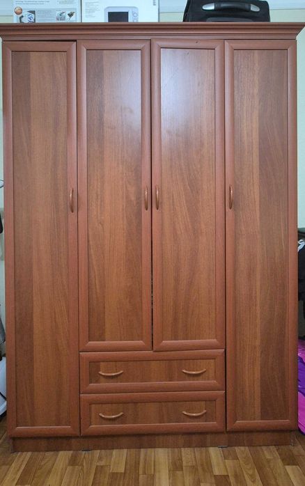 Шкаф б/у в хорошем состоянии