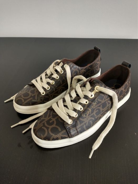 Vand tenesi Calvin Klein femei