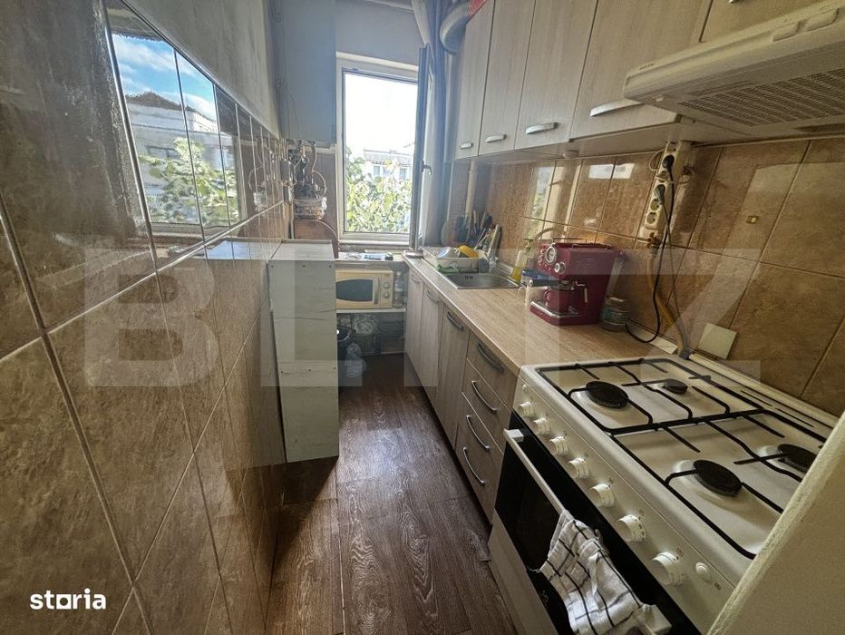 Apartament de vanzare, cu 3 camere, zona Micro 14