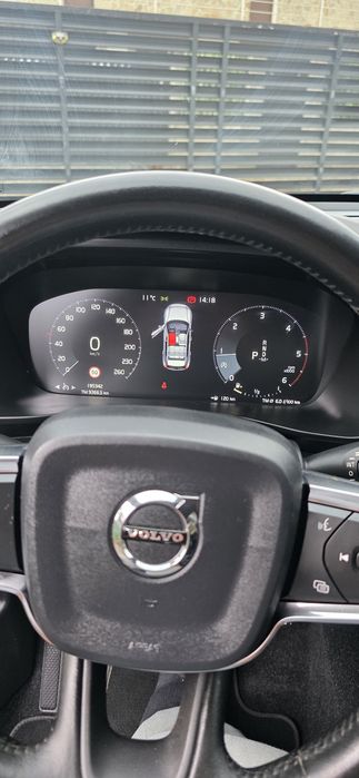 Vând volvo xc40 2019