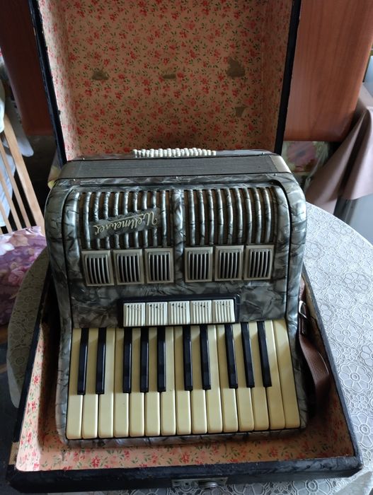 Акордеон Weltmeister
