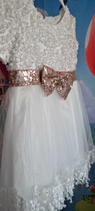 Невероятна детска рокля,без забележки