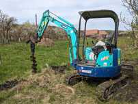 Închiriez mini excavator de burghiu pamant ( foreza)