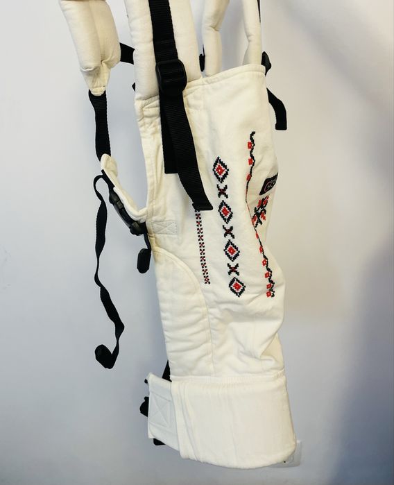 Marsupiu Isara ergonomic brodat manual