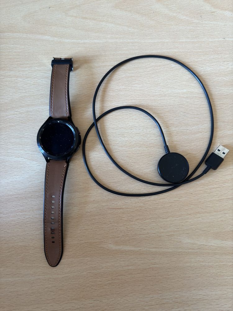 Galaxy Watch 4 Classic, 46mm + 2 каишки
