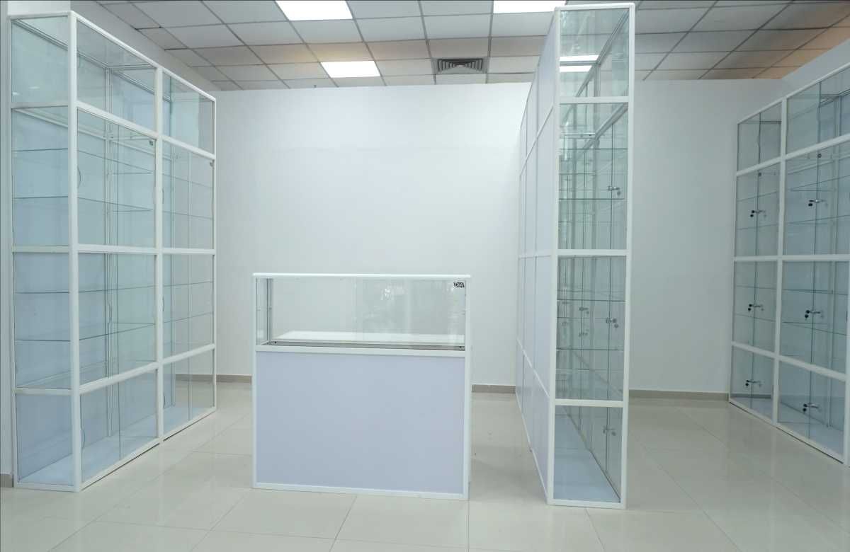 Прилавки и витрины из стекла, организация торговой зоны pavp
