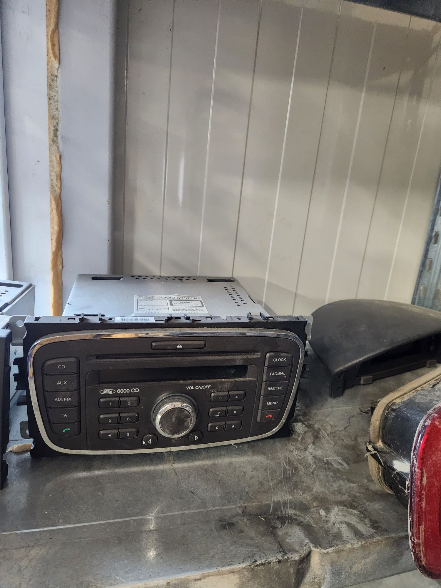 Vând radio.cd player  auto 100 lei bucata