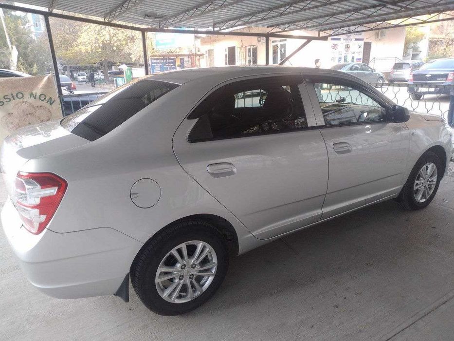 Продается Cobalt 2024 серебристый