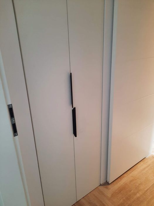 Usi debara, usi dressing cu balamale sau glisante