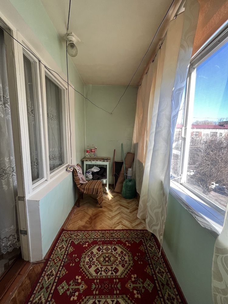 Недорого продам ! 3 комн/4/4 Юнусабад-6 ( 67 квм)