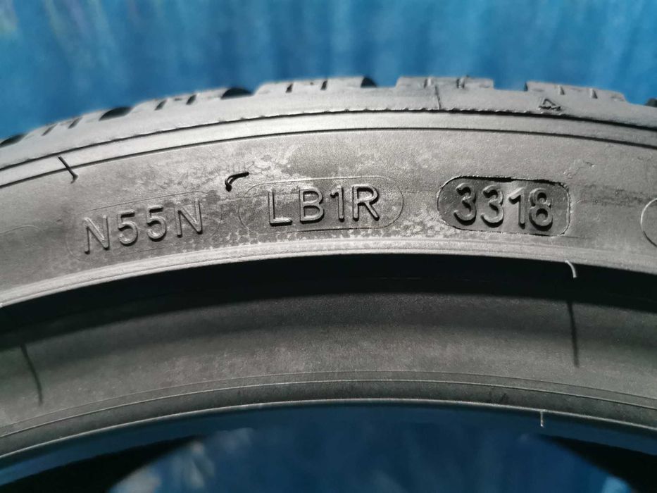 225 40 18 dunlop m+s 4 buc