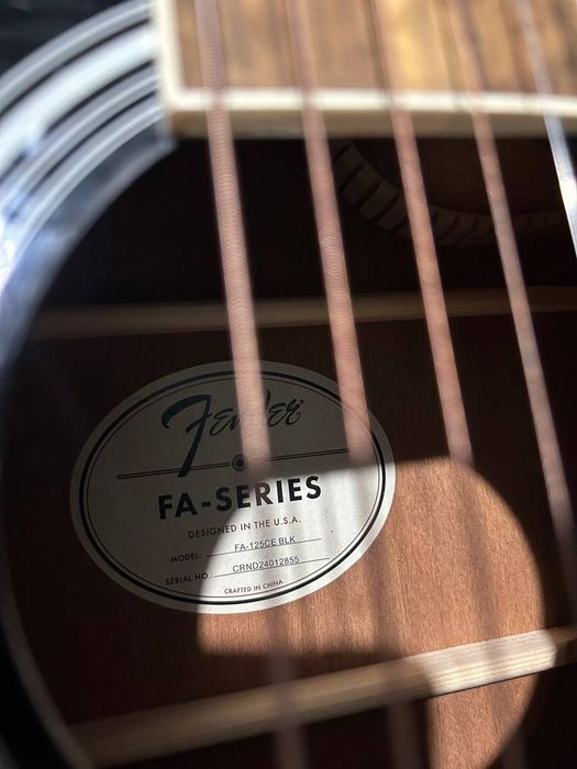 Продаётся гитара фирма Fender (FA-120CE BLK) как новая без дефектов