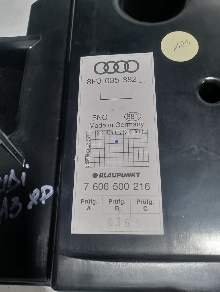 Subwoofer cu amplificator Audi A3 8P(2006).