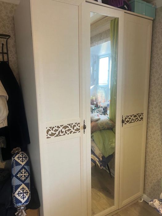 Спальный гарнитур за 270000