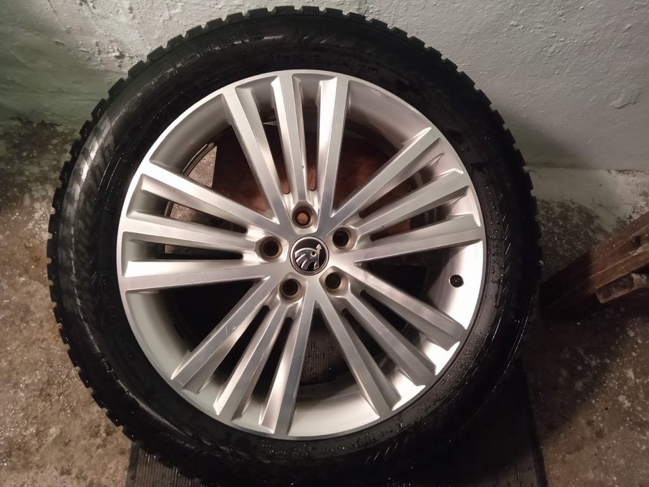 Шины  235/50 r19 с дисками .Срочно270000