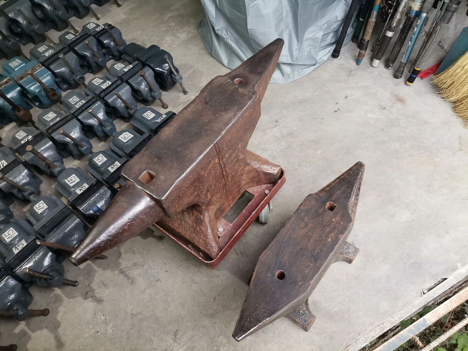 Голяма наковалня 60кг.