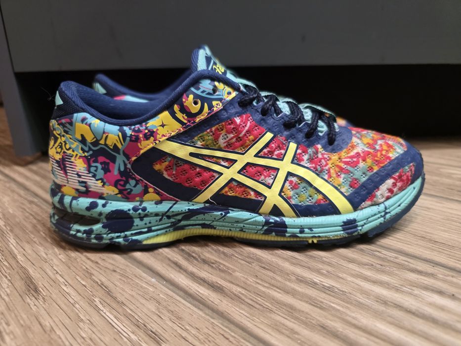 Дамски маратонки ASICS GEL-NOOSA