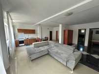 Inchiriez apartament cu 3 camere, bloc nou, zona centrala