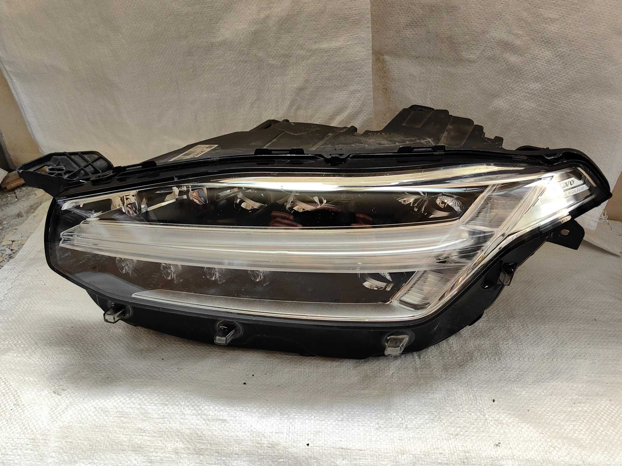 Оригинален  фар  Волво ХЦ90 Volvo XC90 Full Led