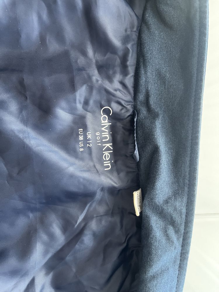 Яке Calvin Klein