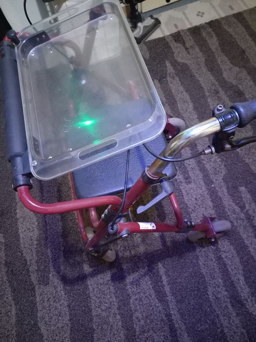 Vând căruț oferta