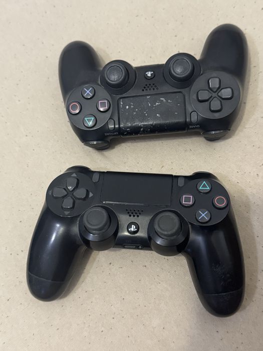 Контролери за ps4 продават се заедно!
