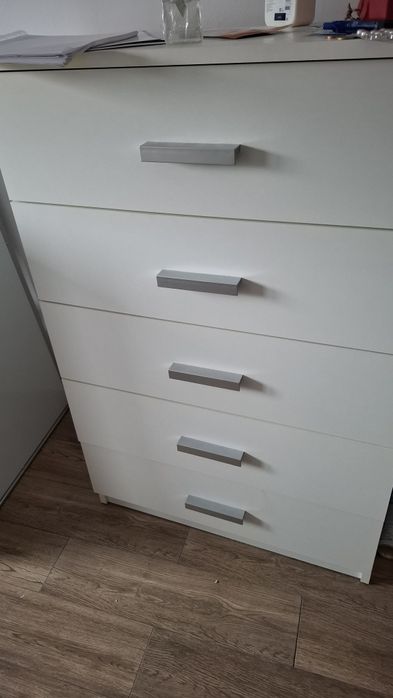 Vând birou, scaun birou, și comodă