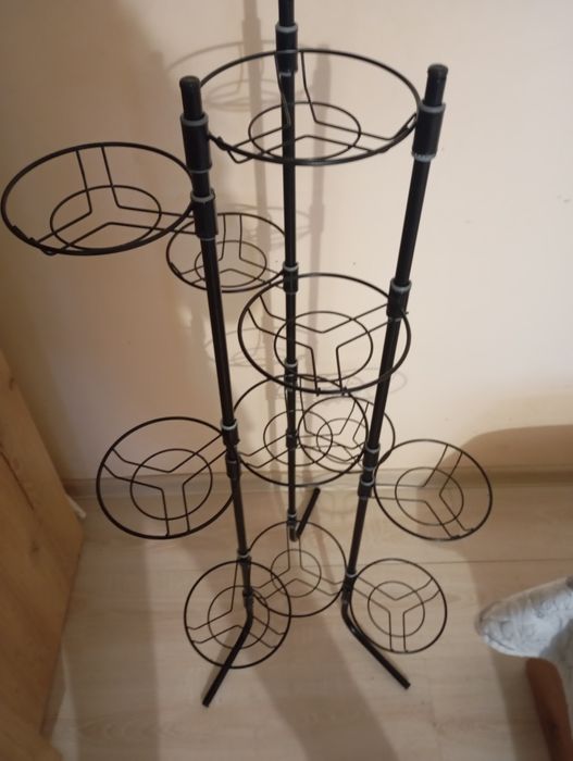 Цветарник за 11 саксии