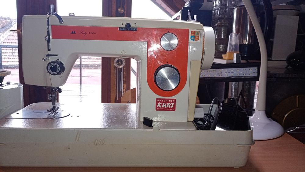 Vând mașina de cusut SANWA  LADY 2000 SZ 217 EDC, folosita puțin