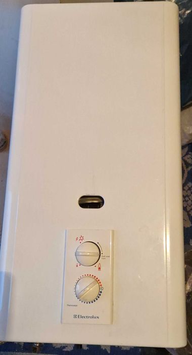 Instant apa calda Electrolux pe gaz