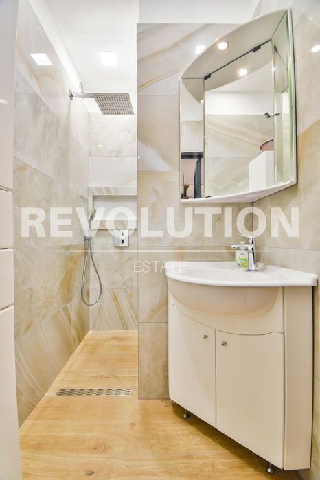 Дава се под наем Тристаен апартамент в София, Център - 90 кв.м за 2000 € - Снимка #13