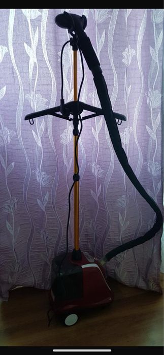 Паровой утюг в хорошем состоянии