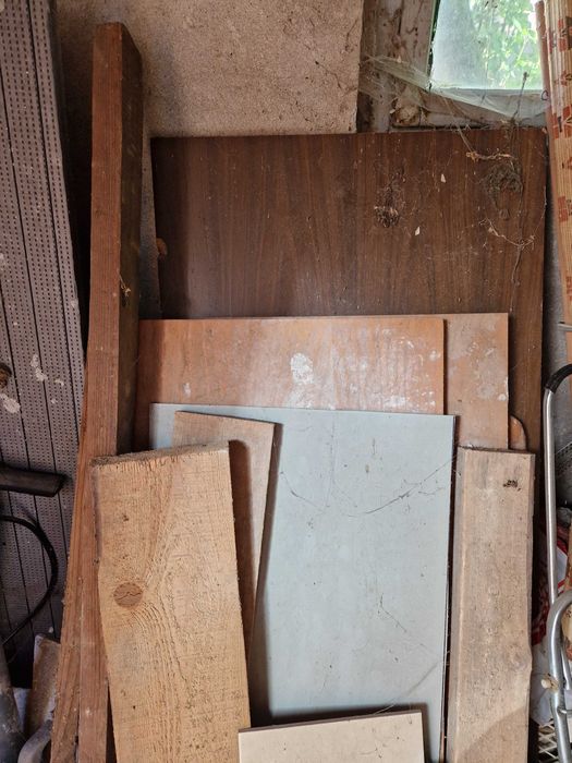 Продавам сух дървен материал