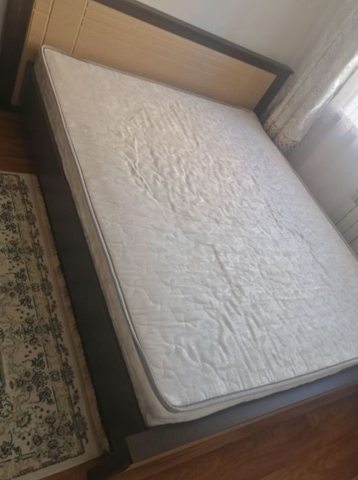 Продам двухспальную кровать