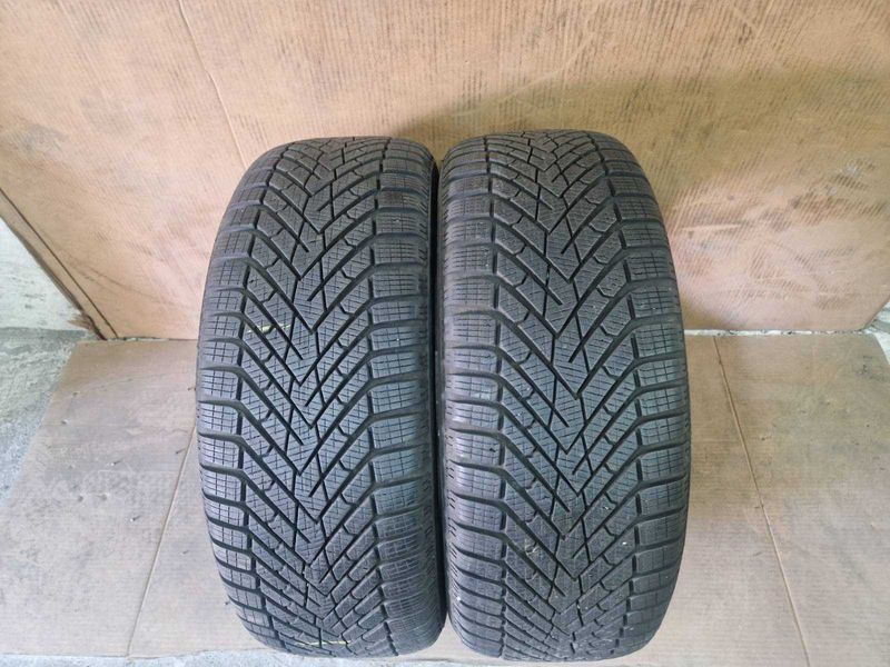 2 Pirelli R18 235/55
зимни гуми 
DOT2822