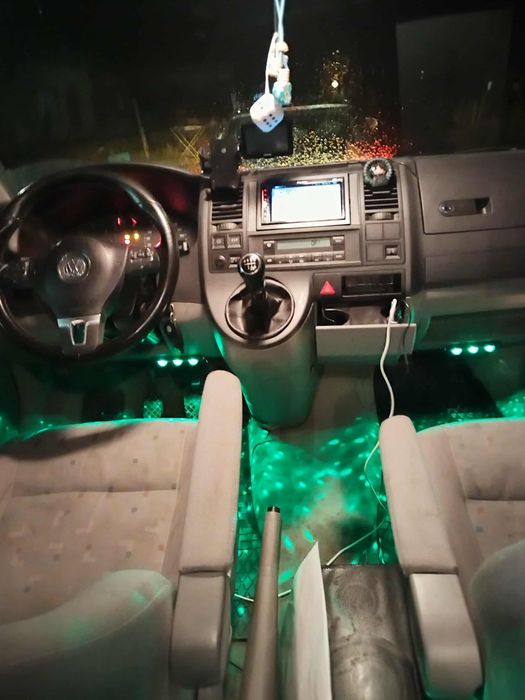 Doar vând vw t5 motor 2.5 TDI