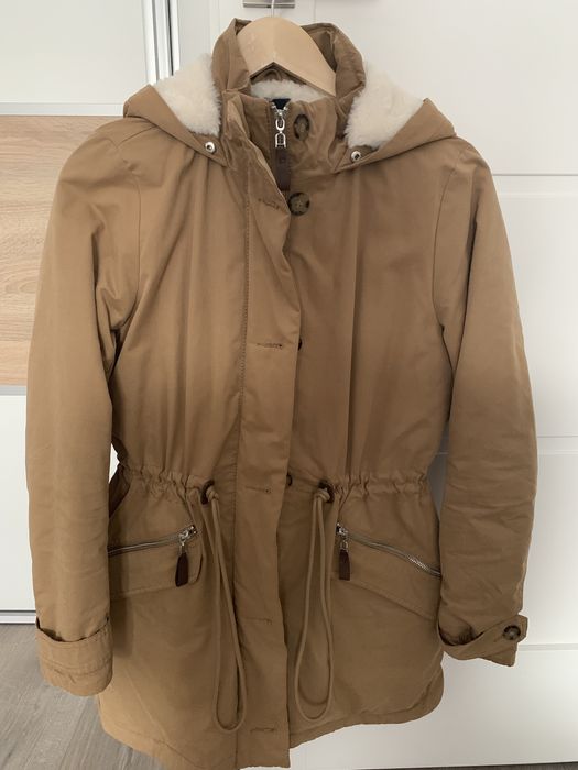 Vand geaca cu gluga dama, marime, 38, nou fara eticheta